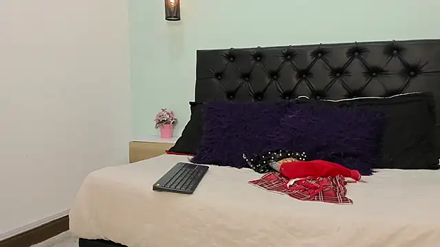 Marianee Rousse online show from November 13, 2025, 10:19 pm