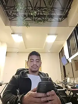 Juann-cock online show from July 12, 2026, 9:33 am