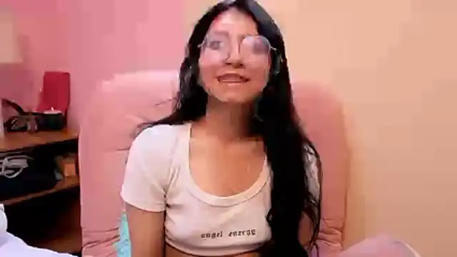 VioletxBloom online show from April 19, 2026, 11:53 am