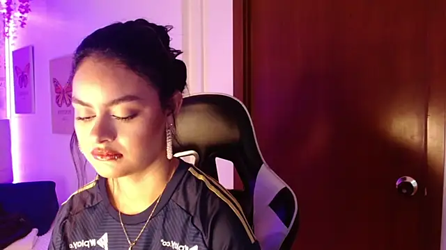 Sofia Tanaka online show from September 9, 2025, 12:26 pm