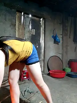 quynhkoolbae online show from November 12, 2025, 4:24 am