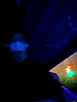 linh21107 online show from November 6, 2025, 11:22 am