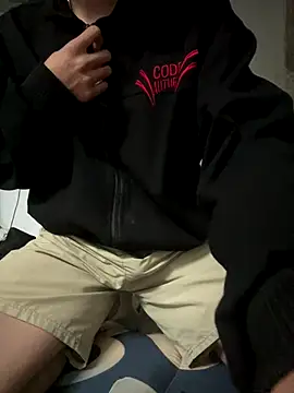 linh21107 online show from December 3, 2025, 5:33 pm