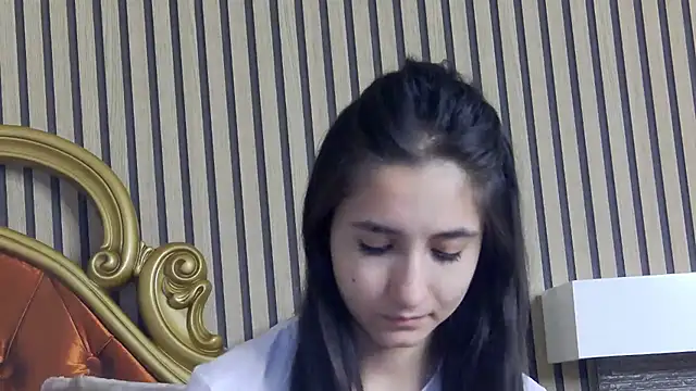 Snapshot of CarolinaBlair chatting on May 18, 2026, 5:35 am CarolinaBlair online show from May 18, 2026, 5:35 am