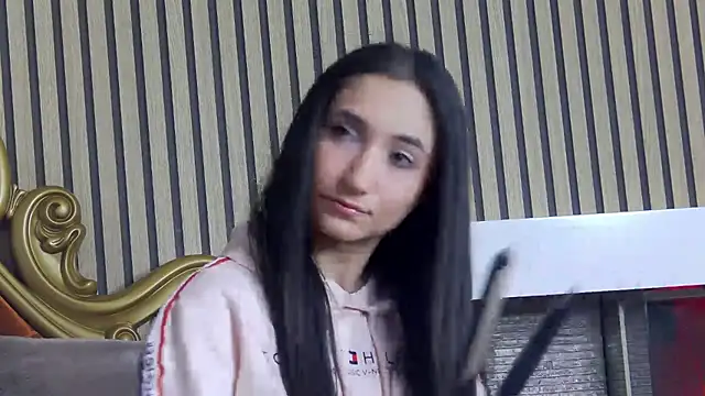 Snapshot of CarolinaBlair chatting on May 20, 2026, 3:56 am CarolinaBlair online show from May 20, 2026, 3:56 am