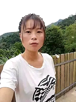 linda bae00 online show from October 6, 2025, 1:47 am