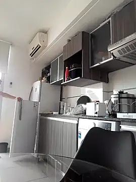 Danielaeliana online show from November 27, 2025, 12:18 pm