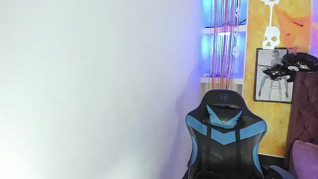 alison moon7 online show from November 1, 2025, 12:07 pm