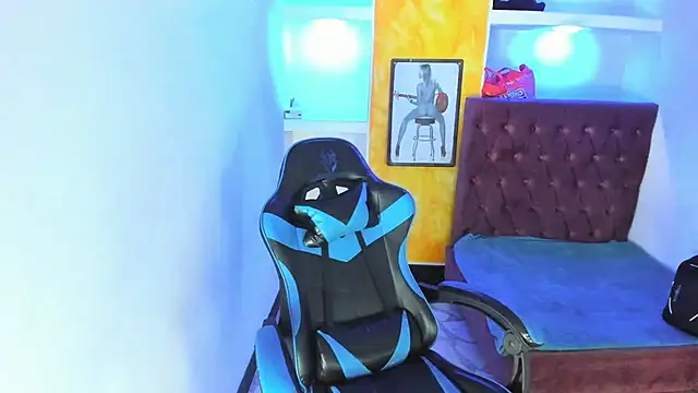 alison moon7 online show from November 26, 2025, 12:17 pm