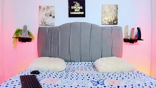 Maddy Esther online show from September 26, 2025, 3:54 am