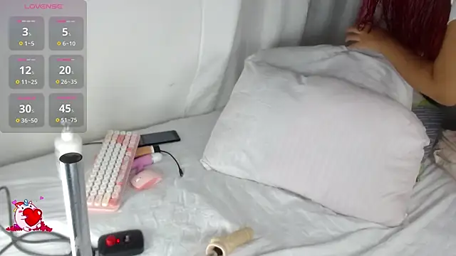 Brianna22  online show from September 18, 2025, 3:41 am