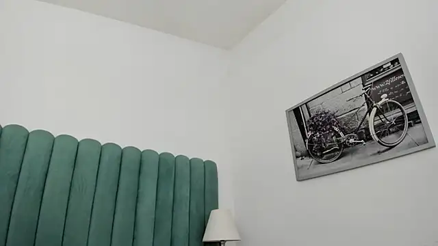 EmilyHanks  online show from March 24, 2026, 8:47 pm