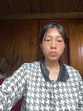 EmLy02 online show from September 18, 2025, 4:36 am