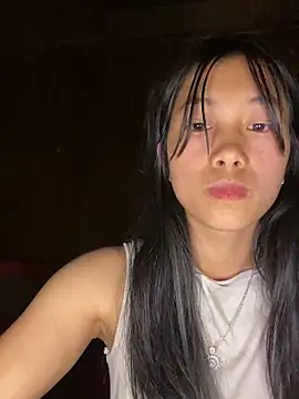 EmLy02 online show from October 1, 2025, 4:02 pm