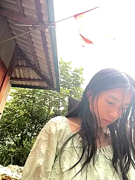 EmLy02 online show from October 29, 2025, 12:35 am