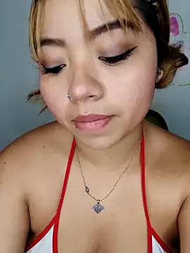 Emily  Hott online show from April 5, 2026, 8:28 pm