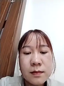 qinejr37 online show from September 10, 2025, 3:17 am