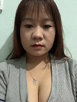 qinejr37 online show from November 15, 2025, 1:25 am