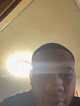 Snapshot of Kingstrokezxx chatting on November 26, 2025, 8:54 pm Kingstrokezxx online show from November 26, 2025, 8:54 pm