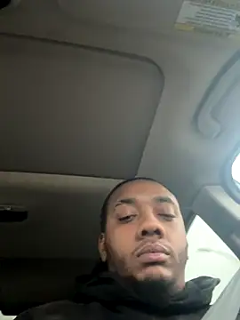 Snapshot of Kingstrokezxx chatting on November 30, 2025, 8:35 pm Kingstrokezxx online show from November 30, 2025, 8:35 pm