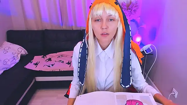 Snapshot of Mia_meowXkiss chatting on October 1, 2025, 4:24 pm Mia meowXkiss online show from October 1, 2025, 4:24 pm