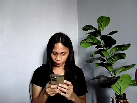 missruffa online show from September 23, 2025, 5:10 am