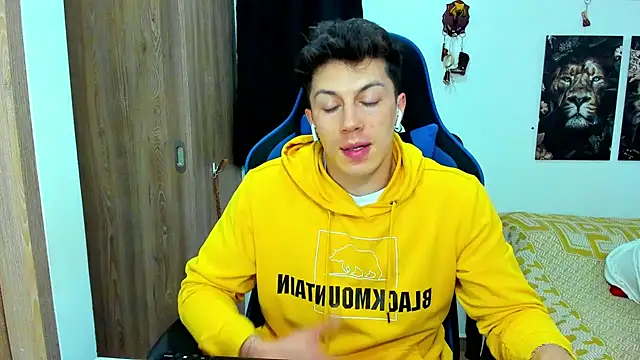 Snapshot of javiersexymann chatting on January 10, 2025, 2:04 am javiersexymann online show from January 10, 2025, 2:04 am