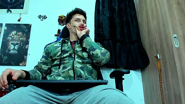 Snapshot of javiersexymann chatting on February 25, 2025, 10:18 pm javiersexymann online show from February 25, 2025, 10:18 pm