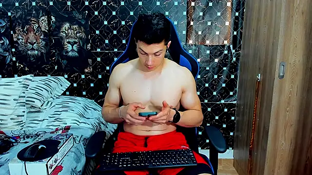 javiersexymann online show from February 19, 2026, 5:09 pm