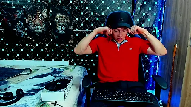 javiersexymann online show from May 26, 2026, 4:30 am
