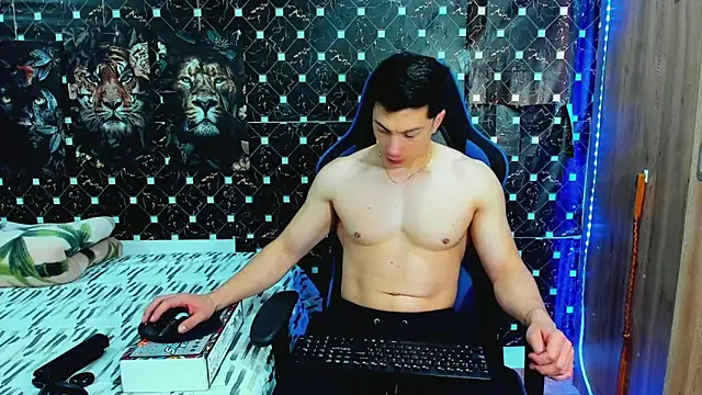 javiersexymann online show from June 9, 2026, 7:03 pm