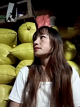 Mini3333 online show from October 14, 2025, 9:48 pm