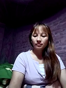 Mini3333 online show from May 8, 2026, 11:43 pm
