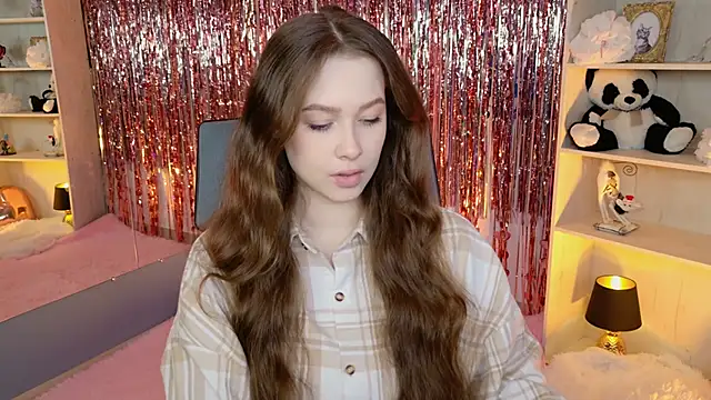 ArielSykes online show from April 17, 2026, 6:33 pm