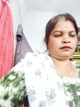 Snapshot of Rajnee33A chatting on November 5, 2025, 10:48 am Rajnee33A online show from November 5, 2025, 10:48 am