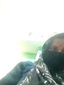 Snapshot of Rajnee33A chatting on April 15, 2026, 5:36 am Rajnee33A online show from April 15, 2026, 5:36 am