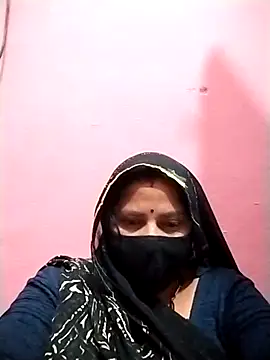 Snapshot of Rajnee33A chatting on April 16, 2026, 4:52 pm Rajnee33A online show from April 16, 2026, 4:52 pm