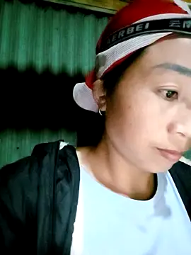 lucybaby00 online show from November 1, 2025, 1:57 pm