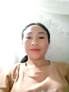 lucybaby00 online show from November 6, 2025, 10:43 pm