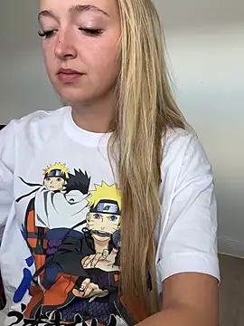 Snapshot of emilypeperoni chatting on July 21, 2026, 9:33 am emilypeperoni online show from July 21, 2026, 9:33 am