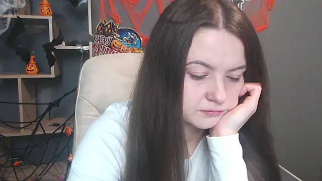 MavkaCute online show from November 3, 2025, 7:04 pm