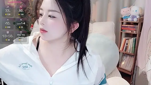 SweetTease2025 online show from October 31, 2025, 4:41 pm