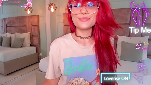 Snapshot of mae_lyra chatting on July 24, 2026, 5:00 pm mae lyra online show from July 24, 2026, 5:00 pm