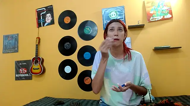 skinnyverus18 online show from October 24, 2025, 6:59 pm