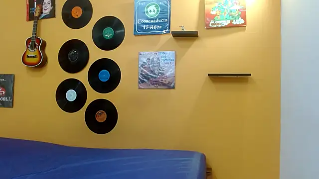 skinnyverus18 online show from February 4, 2026, 6:58 pm