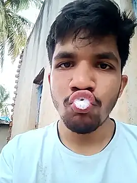 Snapshot of sexofbro chatting on October 28, 2025, 9:35 am sexofbro online show from October 28, 2025, 9:35 am