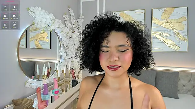 ellette   online show from September 16, 2025, 7:04 pm