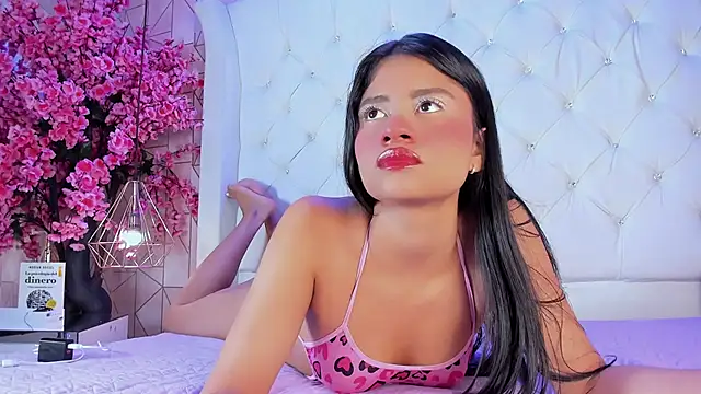 AngeliqueRouse online show from November 17, 2025, 5:35 am