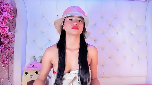 AngeliqueRouse online show from November 21, 2025, 5:39 am