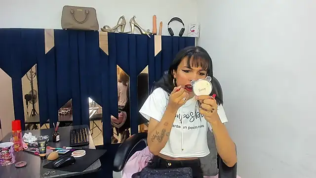Snapshot of Aisha_hotts777 chatting on April 24, 2026, 3:31 am Aisha hotts777 online show from April 24, 2026, 3:31 am